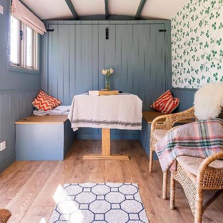 Old King William Shepherd Huts And Private Hot Tubs In North Norfolk Hunworth Extérieur photo