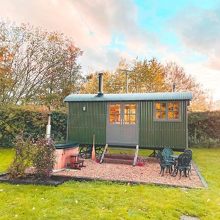 Old King William Shepherd Huts And Private Hot Tubs In North Norfolk Hunworth Extérieur photo
