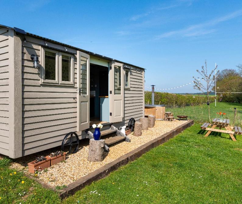 Old King William Shepherd Huts And Private Hot Tubs In North Norfolk Hunworth Extérieur photo