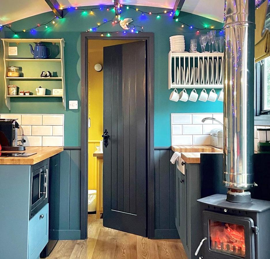 Old King William Shepherd Huts And Private Hot Tubs In North Norfolk Hunworth Extérieur photo
