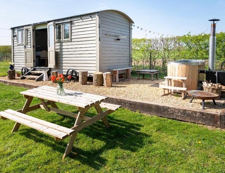 Old King William Shepherd Huts And Private Hot Tubs In North Norfolk Hunworth Extérieur photo