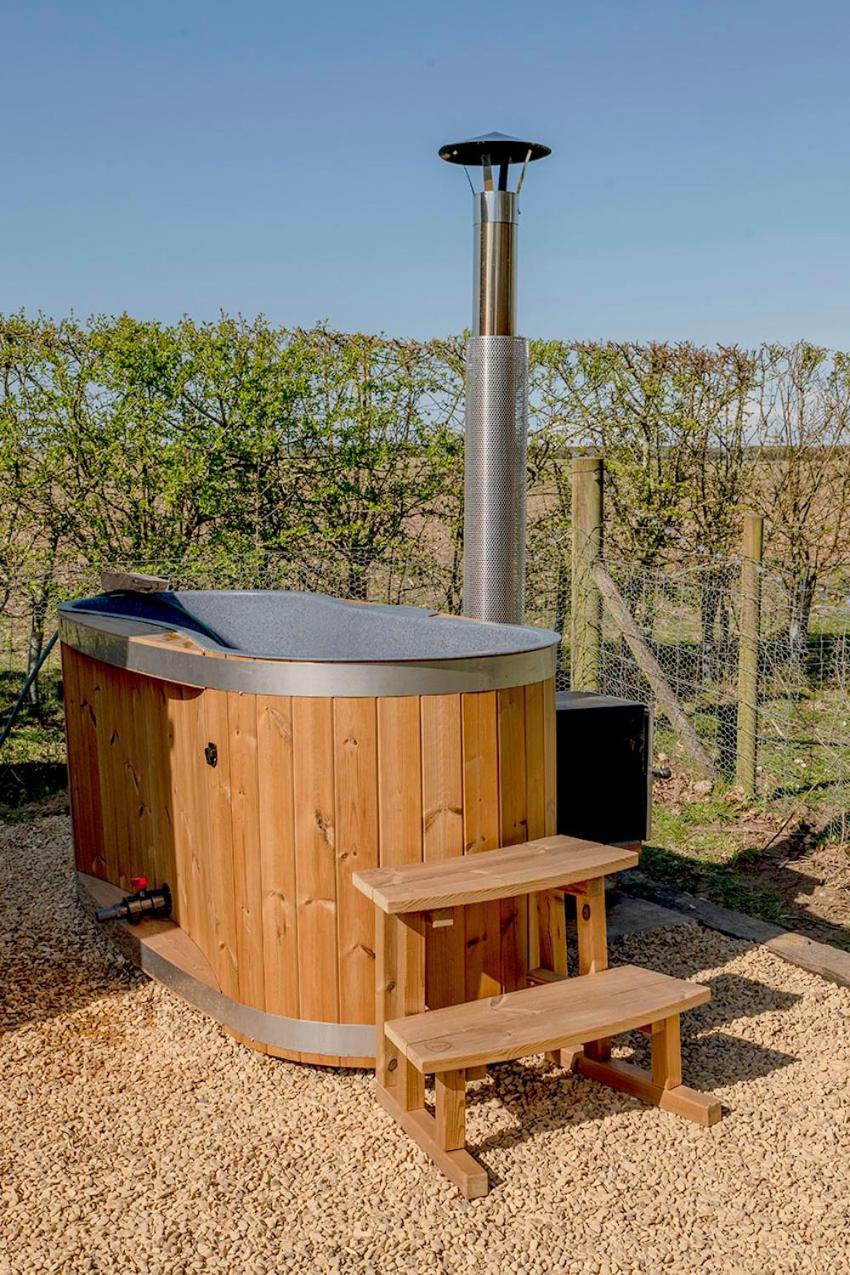 Old King William Shepherd Huts And Private Hot Tubs In North Norfolk Hunworth Extérieur photo