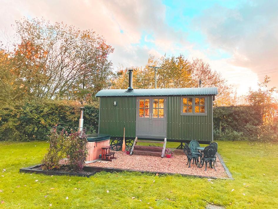Old King William Shepherd Huts And Private Hot Tubs In North Norfolk Hunworth Extérieur photo