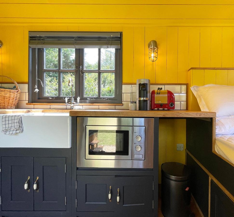 Old King William Shepherd Huts And Private Hot Tubs In North Norfolk Hunworth Extérieur photo
