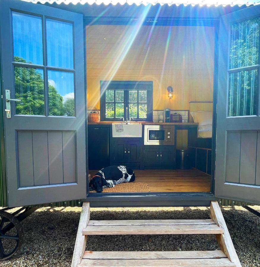 Old King William Shepherd Huts And Private Hot Tubs In North Norfolk Hunworth Extérieur photo