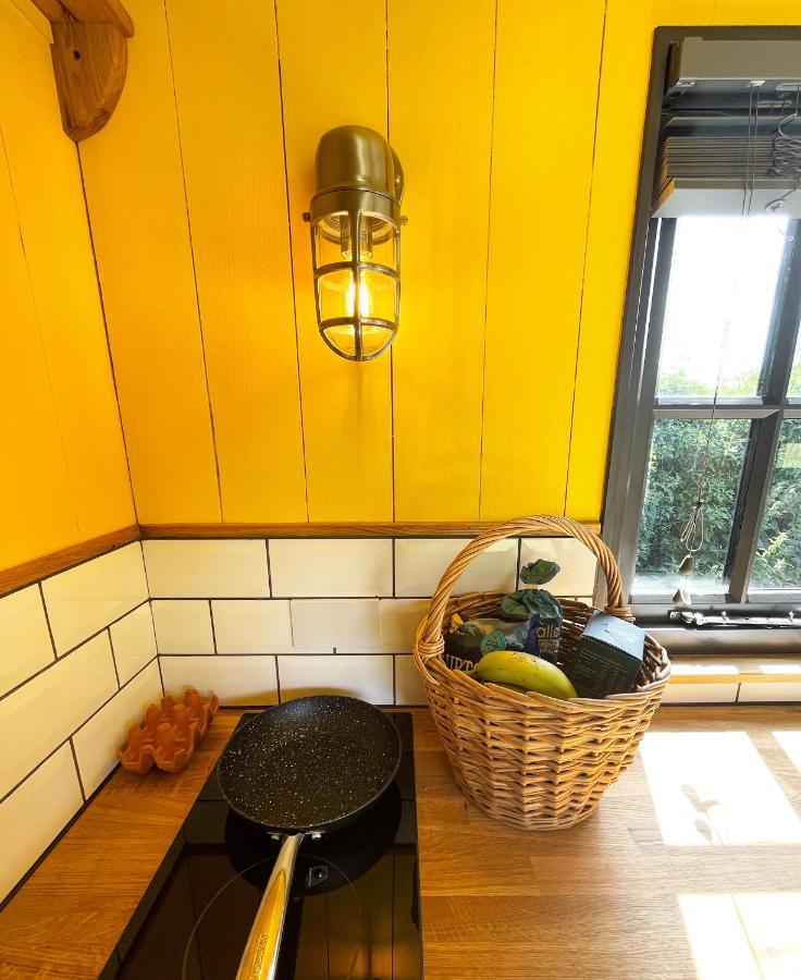 Old King William Shepherd Huts And Private Hot Tubs In North Norfolk Hunworth Extérieur photo